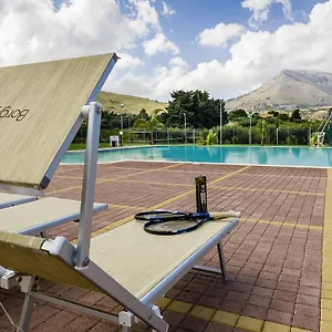 https://borgo-aranci-villetta-a-schiera-peonia-b3.sicilyhotelsitaly.net