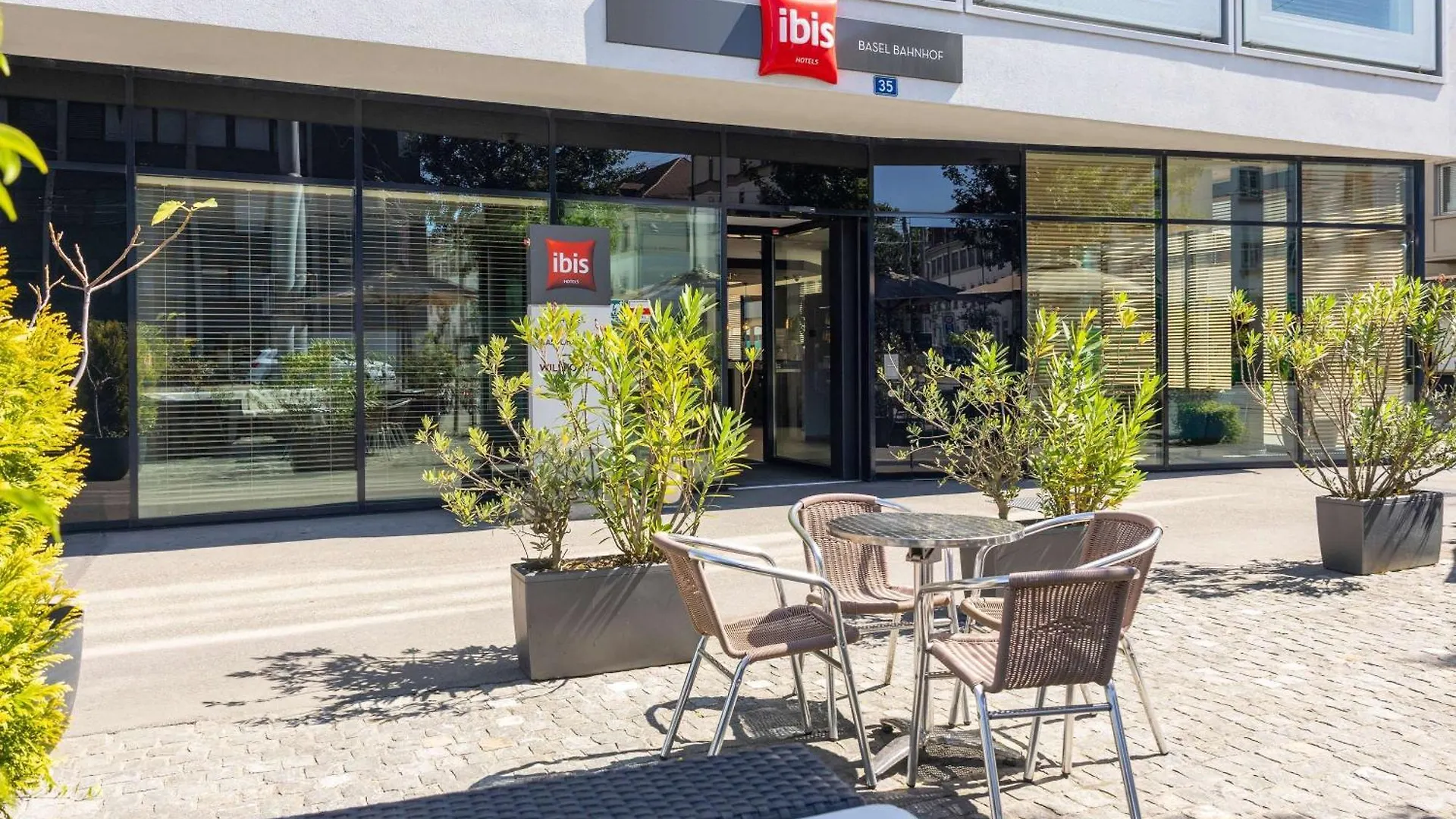 Hotel Ibis Basel Bahnhof 2*,