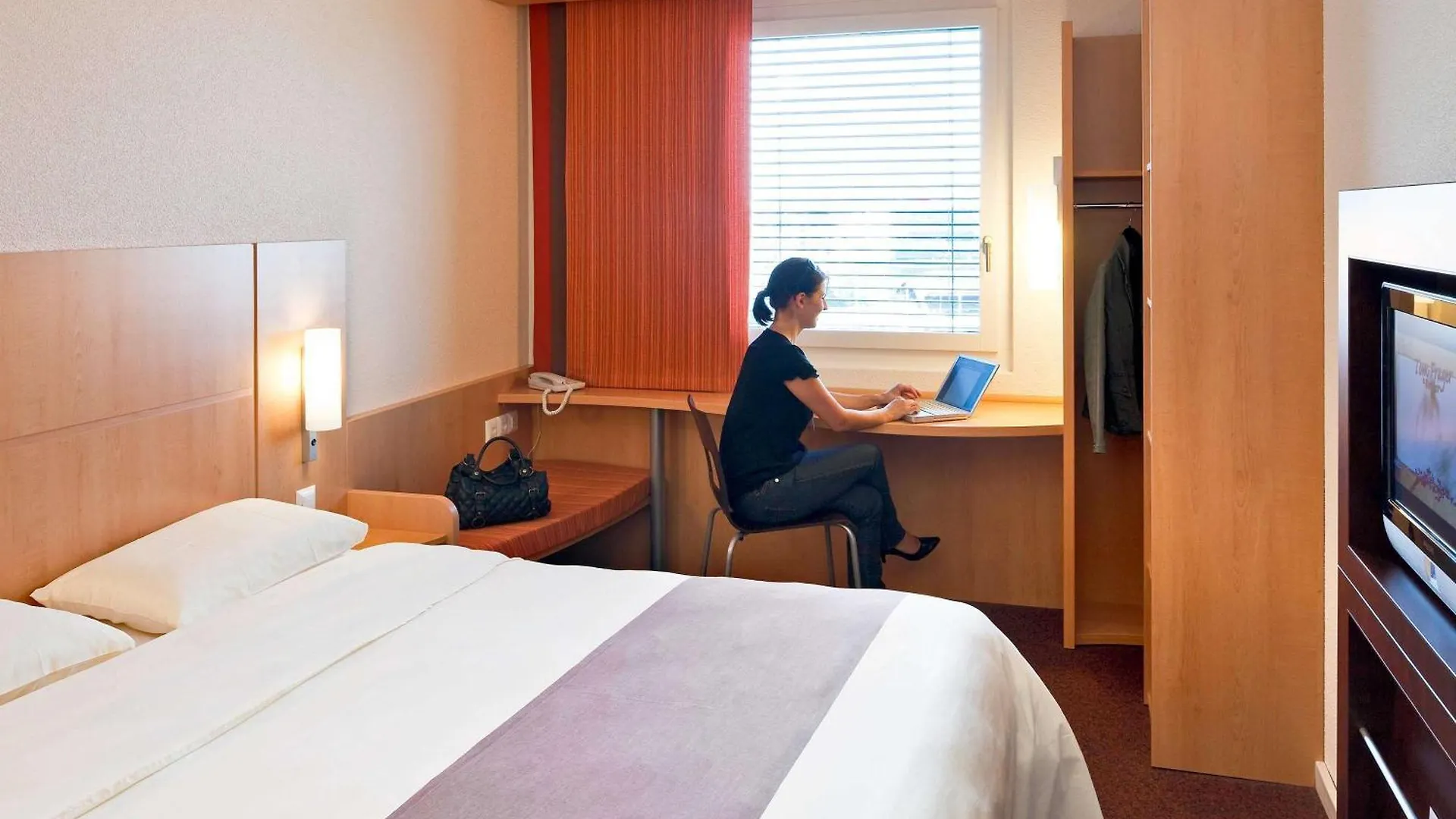 Hotel Ibis Basel Bahnhof 2*,
