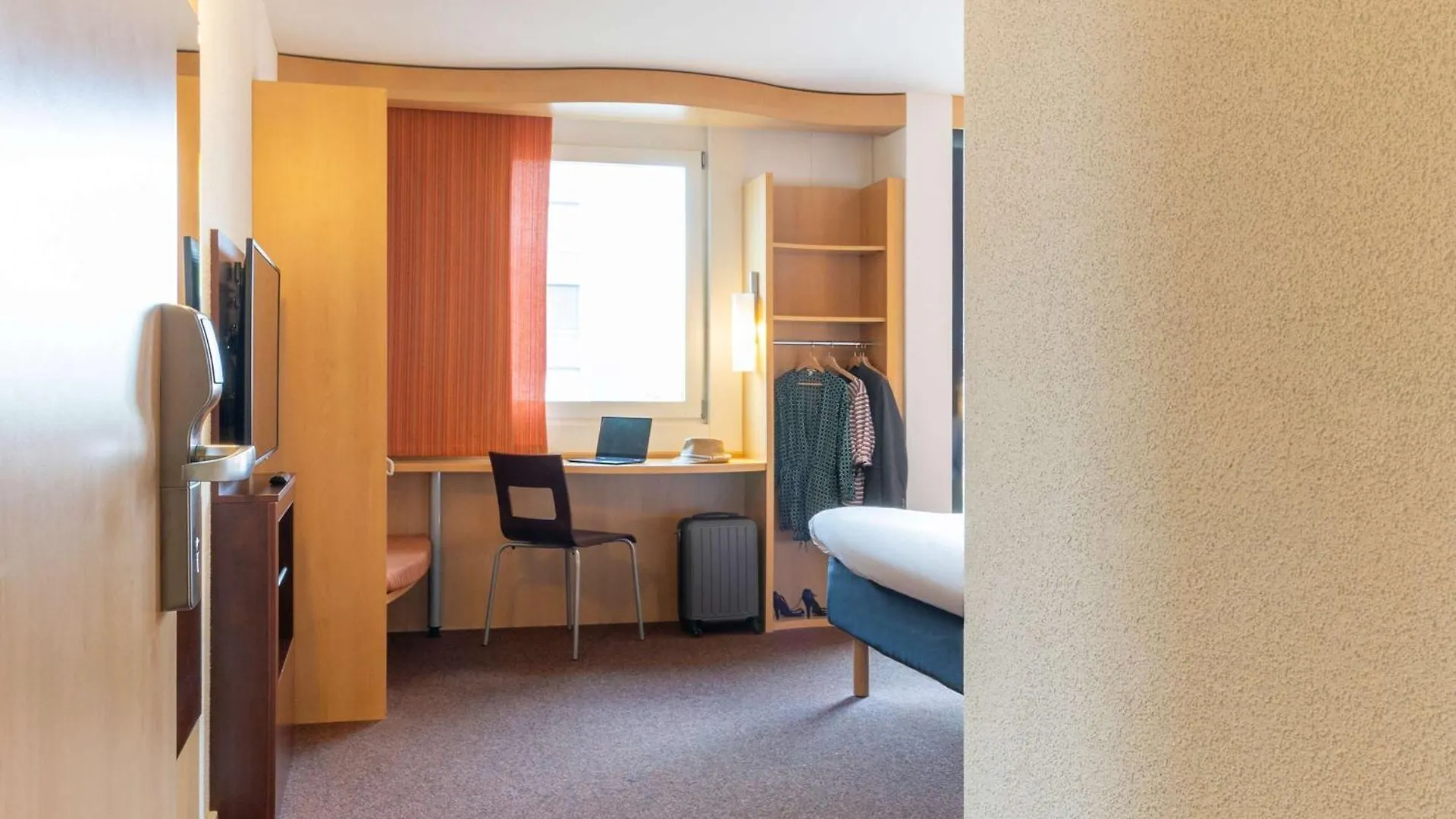 **  Hotel Ibis Basel Bahnhof Suisse